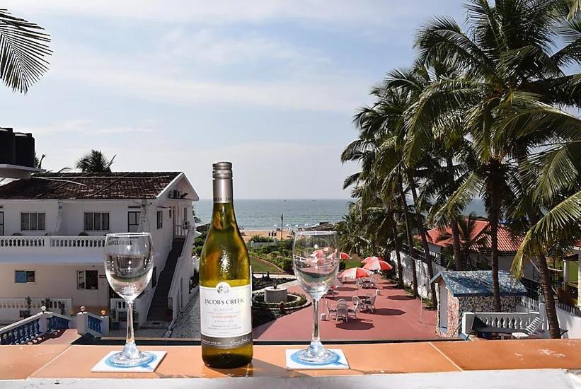 Qees Empire Beach Resort Calangute Exterior foto